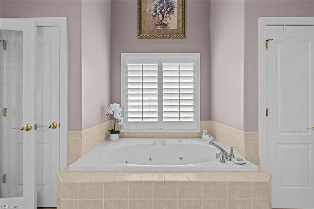 4008 Estates LN, Portsmouth, VA 23703