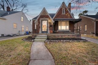 8060 Edward Avenue, Center Line, MI 48015