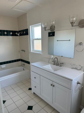 28237 S Macarthur Dr, Tracy, CA 95377