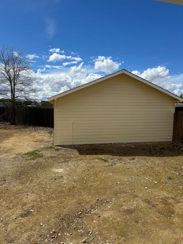 28237 S Macarthur Dr, Tracy, CA 95377