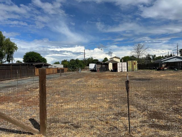 28237 S Macarthur Dr, Tracy, CA 95377