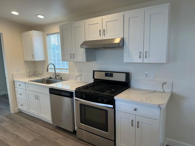 28237 S Macarthur Dr, Tracy, CA 95377