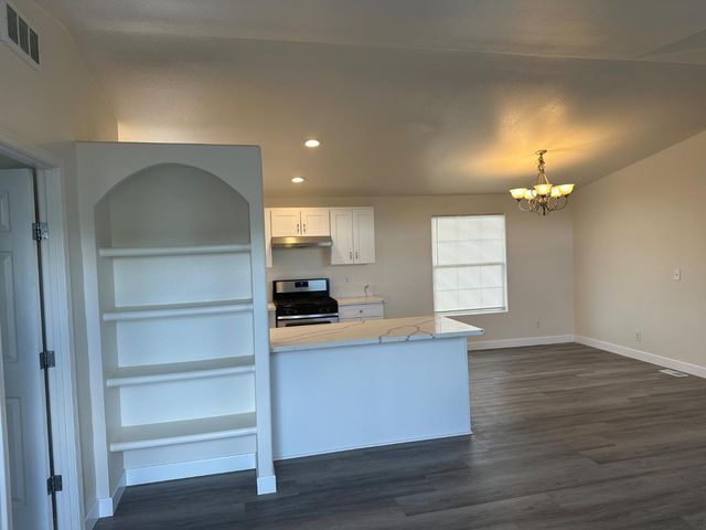 28237 S Macarthur Dr, Tracy, CA 95377