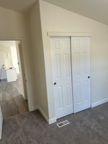28237 S Macarthur Dr, Tracy, CA 95377