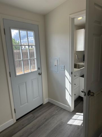 28237 S Macarthur Dr, Tracy, CA 95377