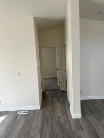 28237 S Macarthur Dr, Tracy, CA 95377