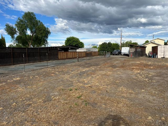 28237 S Macarthur Dr, Tracy, CA 95377
