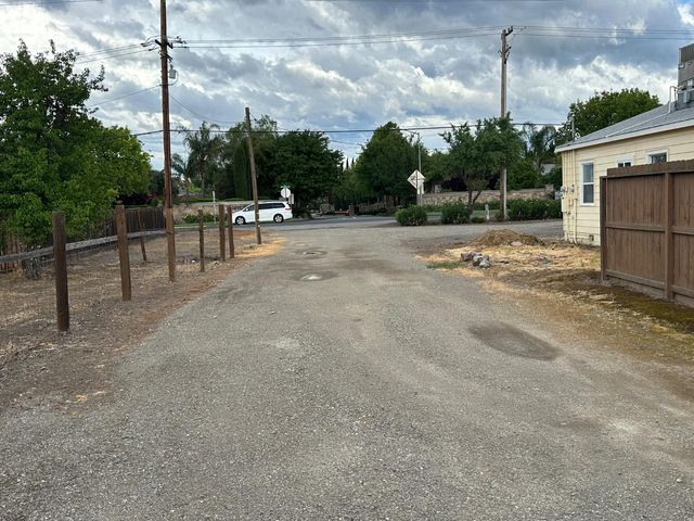 28237 S Macarthur Dr, Tracy, CA 95377