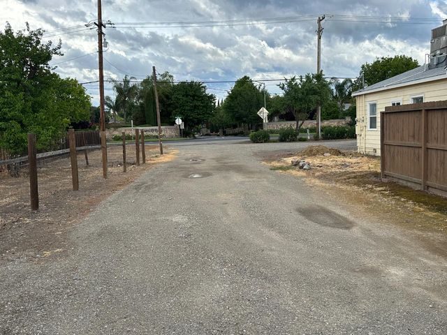 28237 S Macarthur Dr, Tracy, CA 95377