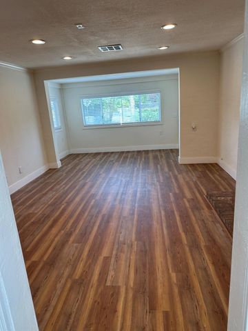 28237 S Macarthur Dr, Tracy, CA 95377