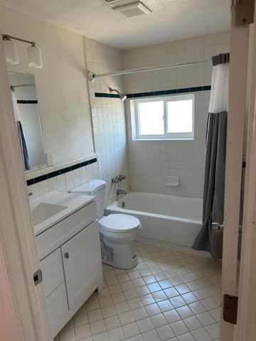 28237 S Macarthur Dr, Tracy, CA 95377