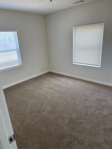 28237 S Macarthur Dr, Tracy, CA 95377