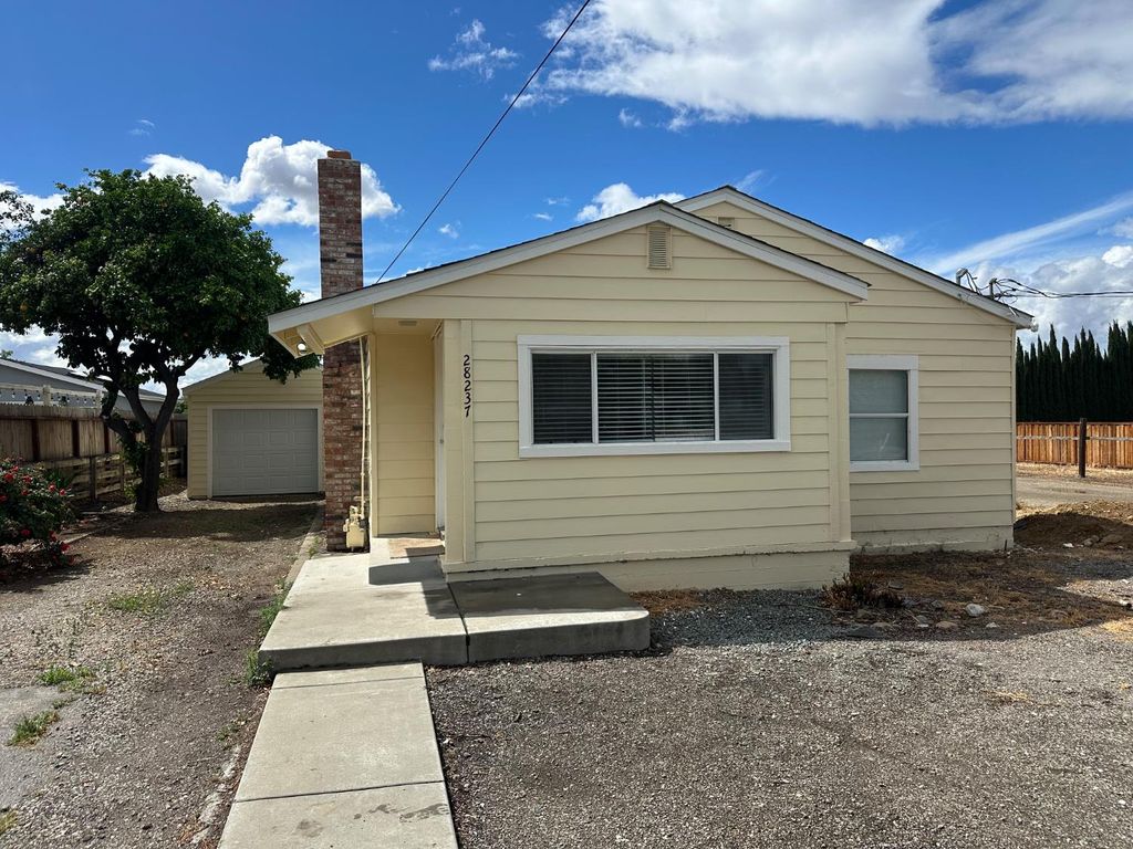 28237 S Macarthur Dr, Tracy, CA 95377