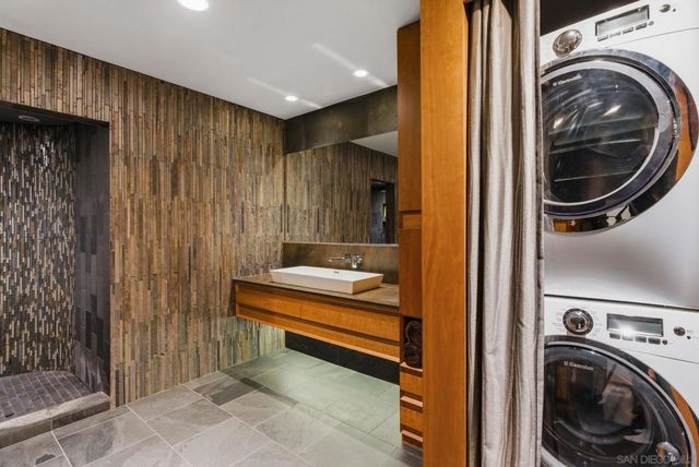 877 Island Ave 203, San Diego, CA 92101