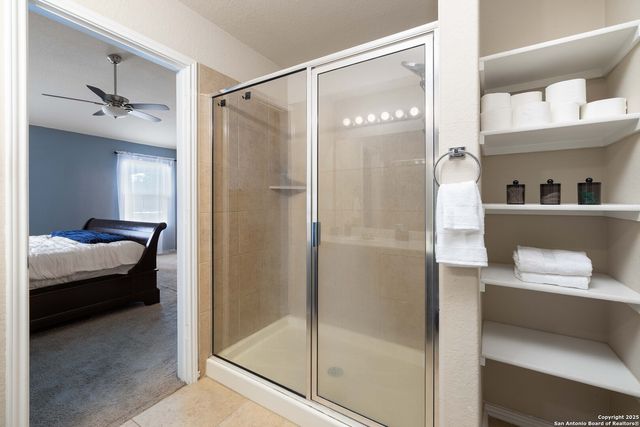 11515 N Peak, San Antonio, TX 78245
