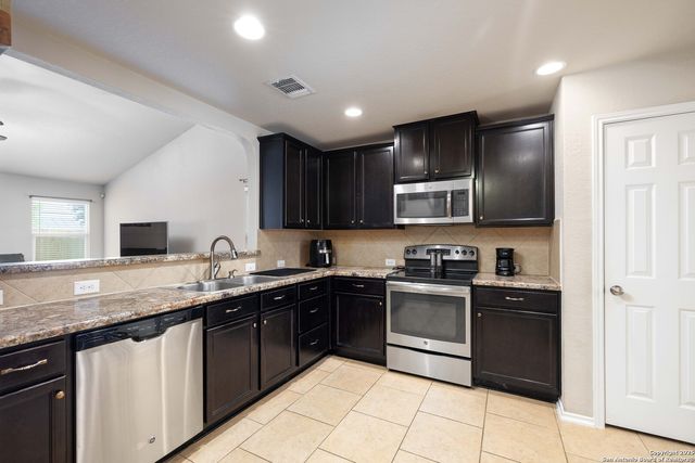 11515 N Peak, San Antonio, TX 78245