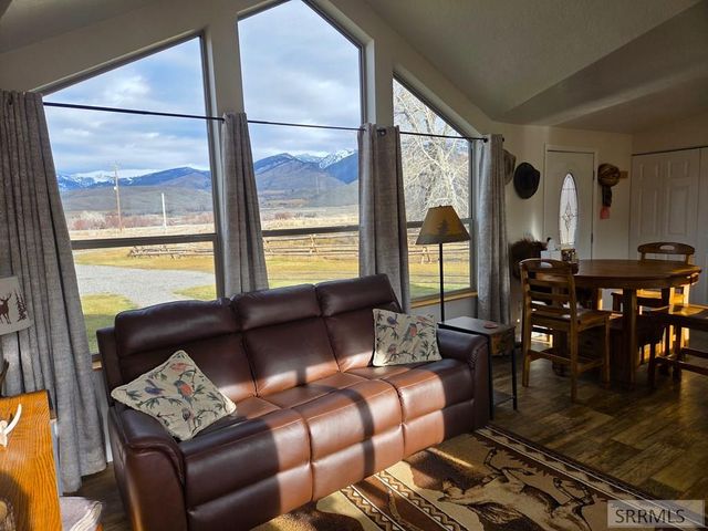 1119 Hwy 28, Salmon, ID 83467