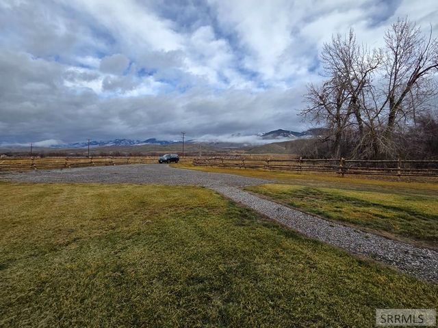 1119 Hwy 28, Salmon, ID 83467