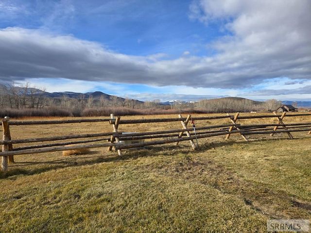 1119 Hwy 28, Salmon, ID 83467