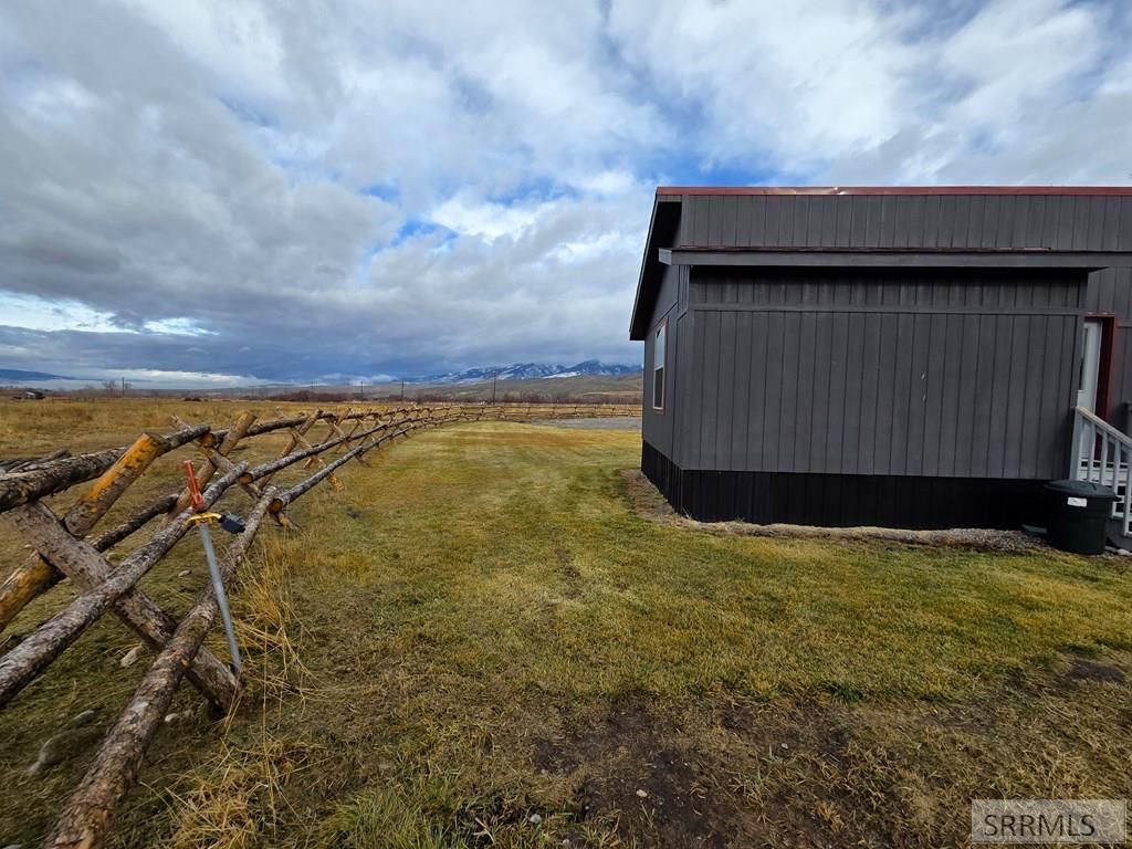 Image 16 of property listing at 1119 Hwy 28, Salmon, ID 83467