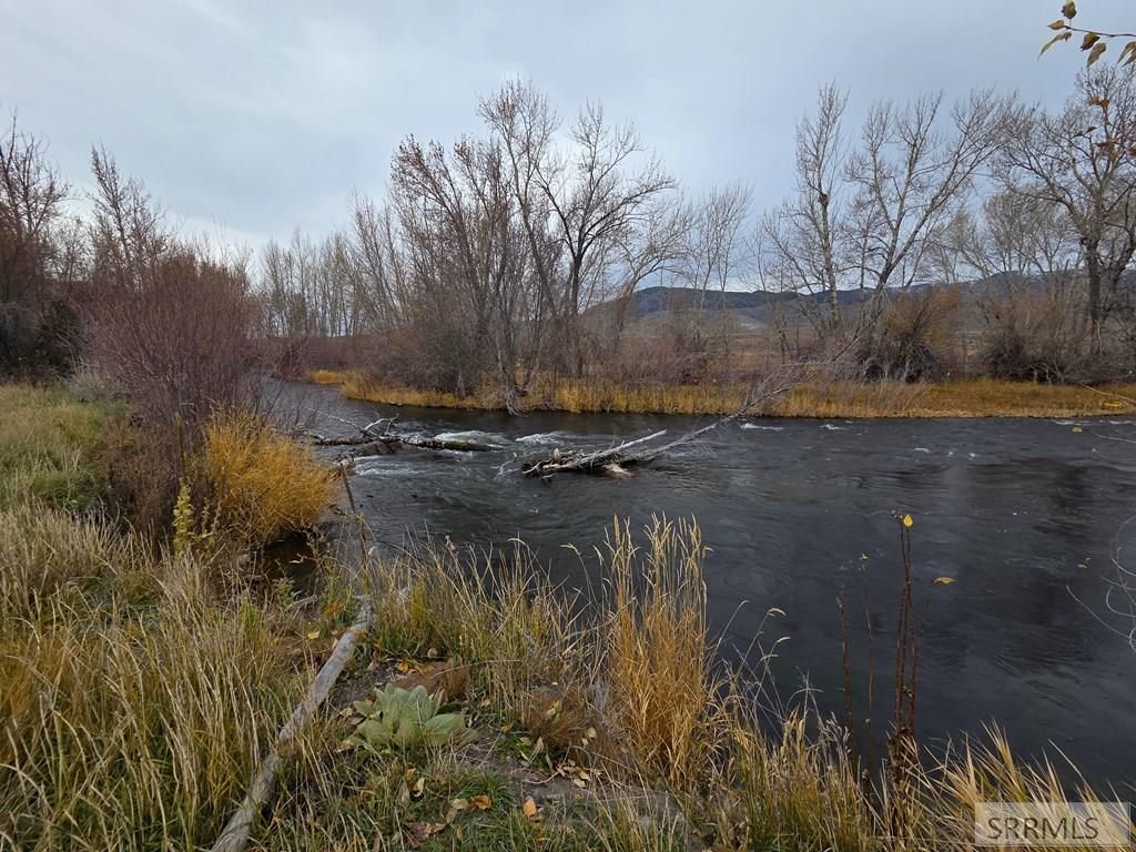 Image 2 of property listing at 1119 Hwy 28, Salmon, ID 83467