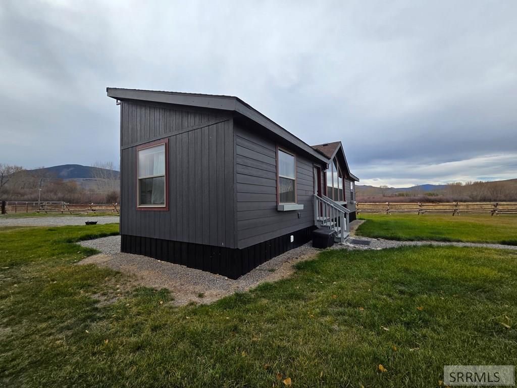 Image 7 of property listing at 1119 Hwy 28, Salmon, ID 83467