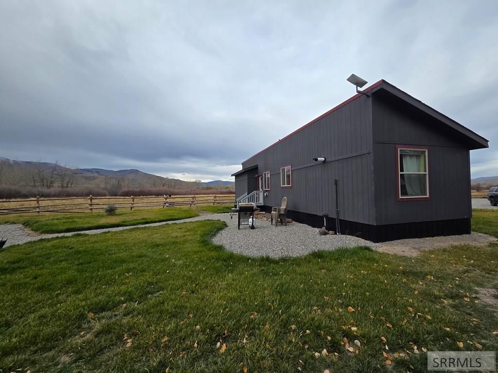 Image 8 of property listing at 1119 Hwy 28, Salmon, ID 83467