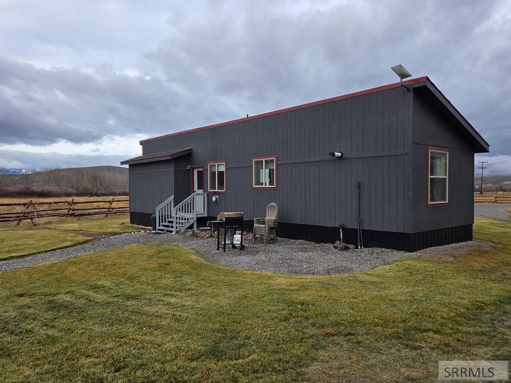 Image 9 of property listing at 1119 Hwy 28, Salmon, ID 83467