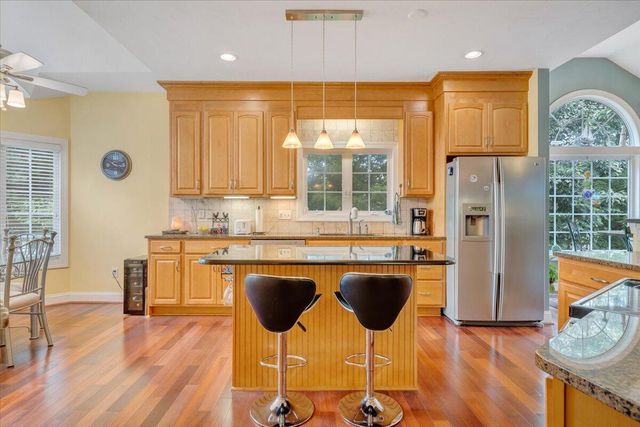 1914 Buccaneer RD, Moneta, VA 24121