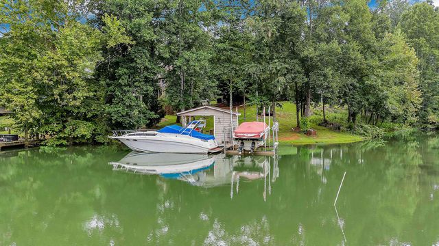 1914 Buccaneer RD, Moneta, VA 24121