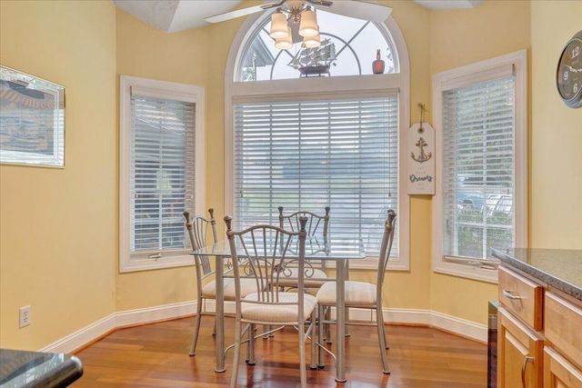 1914 Buccaneer RD, Moneta, VA 24121