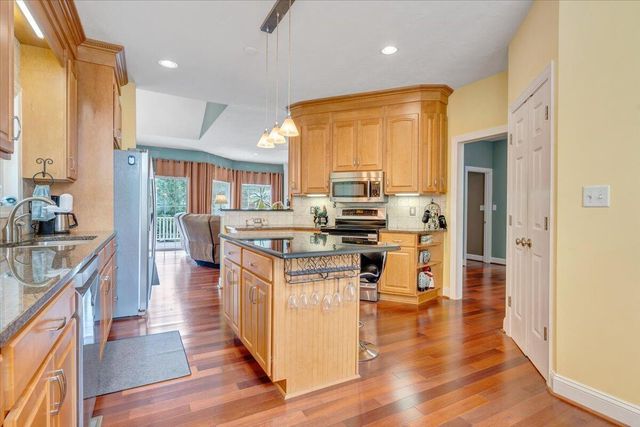 1914 Buccaneer RD, Moneta, VA 24121