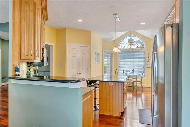 1914 Buccaneer RD, Moneta, VA 24121