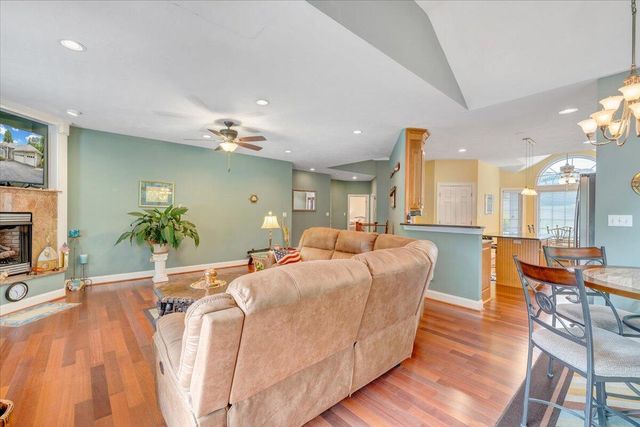 1914 Buccaneer RD, Moneta, VA 24121