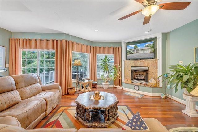 1914 Buccaneer RD, Moneta, VA 24121