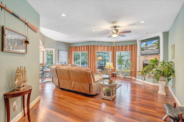 1914 Buccaneer RD, Moneta, VA 24121