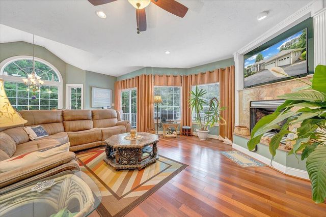 1914 Buccaneer RD, Moneta, VA 24121