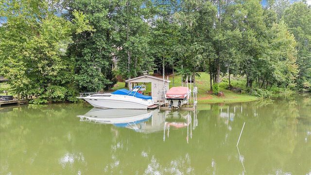 1914 Buccaneer RD, Moneta, VA 24121