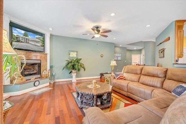 1914 Buccaneer RD, Moneta, VA 24121