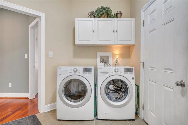 1914 Buccaneer RD, Moneta, VA 24121