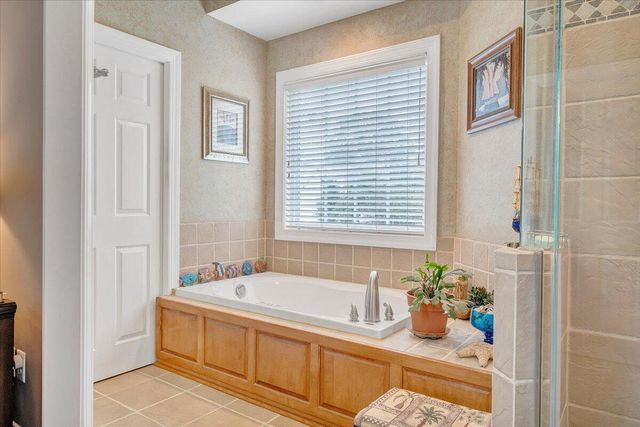 1914 Buccaneer RD, Moneta, VA 24121