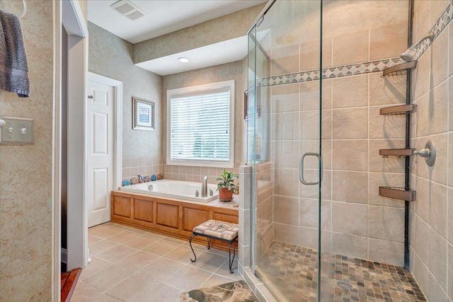 1914 Buccaneer RD, Moneta, VA 24121