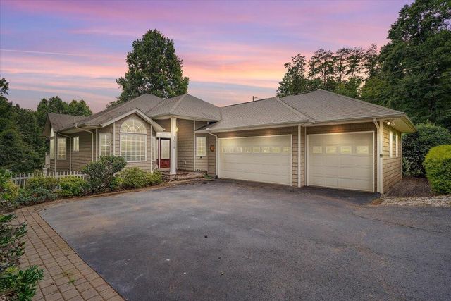 1914 Buccaneer RD, Moneta, VA 24121