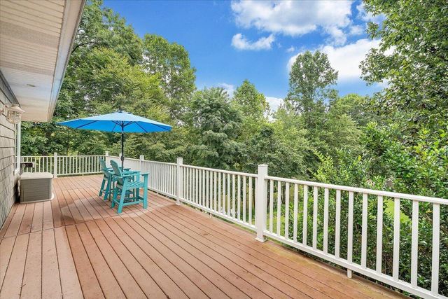 1914 Buccaneer RD, Moneta, VA 24121