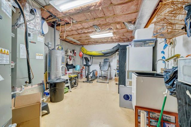 1914 Buccaneer RD, Moneta, VA 24121