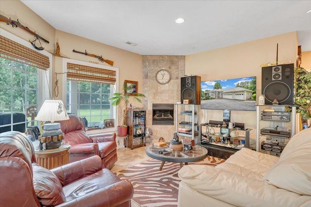 1914 Buccaneer RD, Moneta, VA 24121