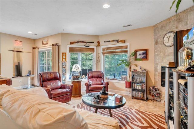 1914 Buccaneer RD, Moneta, VA 24121