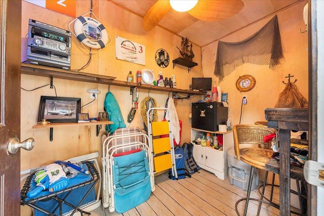 1914 Buccaneer RD, Moneta, VA 24121