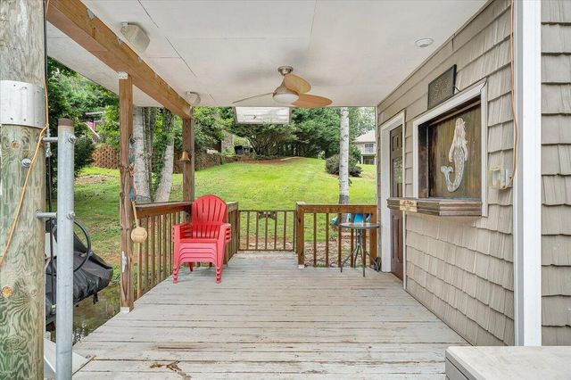 1914 Buccaneer RD, Moneta, VA 24121