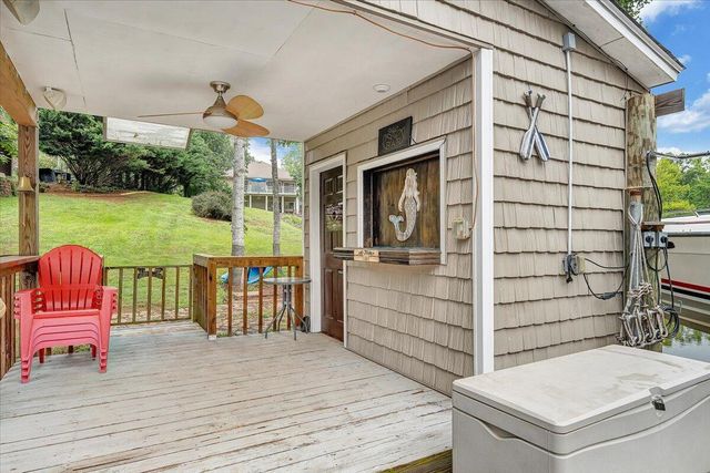 1914 Buccaneer RD, Moneta, VA 24121